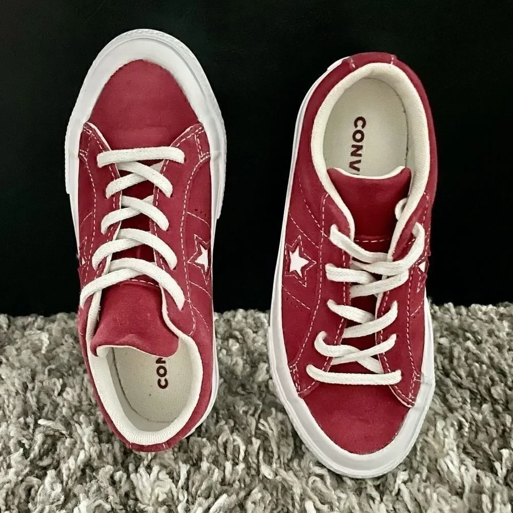 NWT Converse Kids One Star Shoes